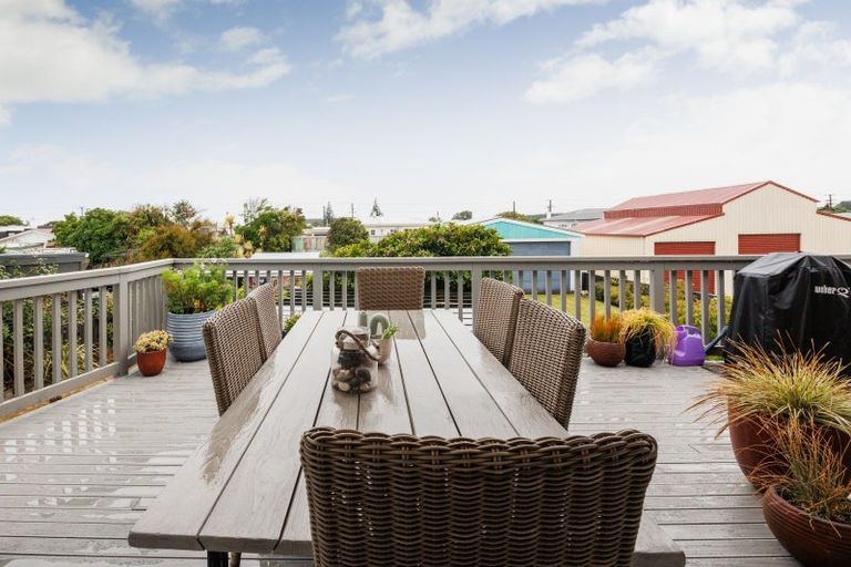 Photo of property in 9 Roore Street, Foxton Beach, Foxton, 4815