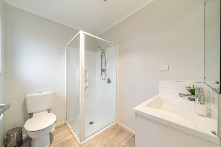 Photo of property in 5 Mckenzie Way, Timberlea, Upper Hutt, 5018