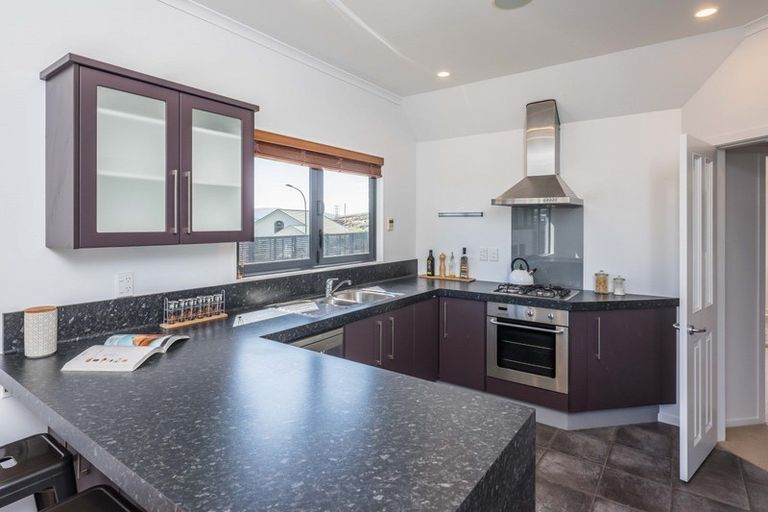 Photo of property in 90 Kentwood Drive, Woodridge, Wellington, 6037