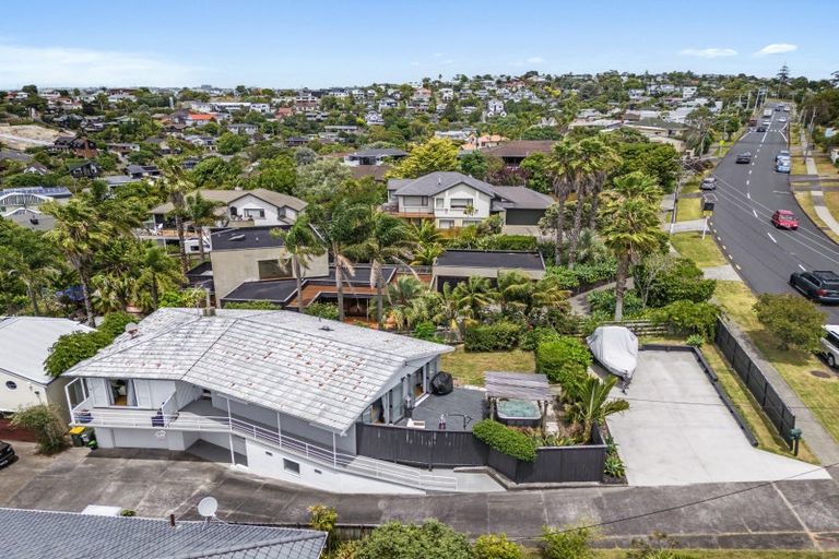 Photo of property in 2/71 Deep Creek Road, Waiake, Auckland, 0630