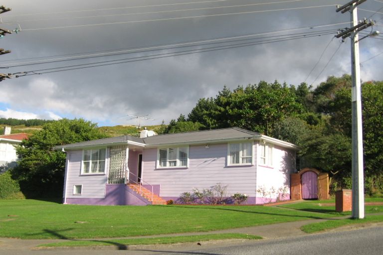 Photo of property in 150 Sievers Grove, Cannons Creek, Porirua, 5024