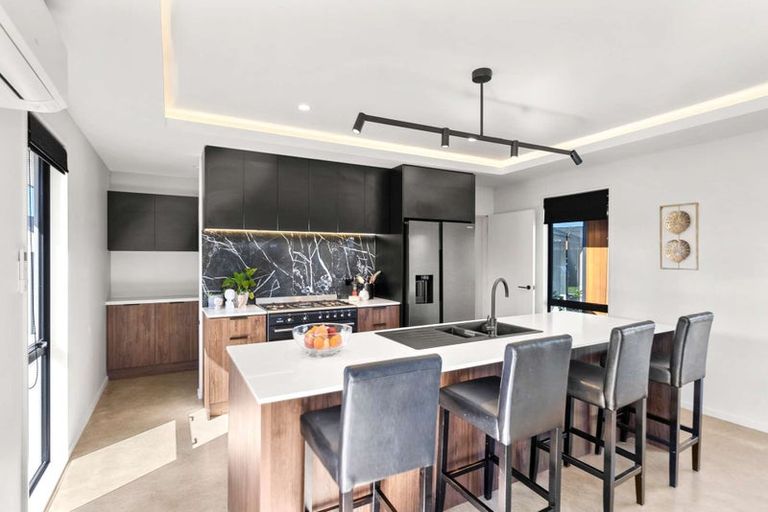 Photo of property in 15 Evelyn Crescent, Marshland, Christchurch, 8083