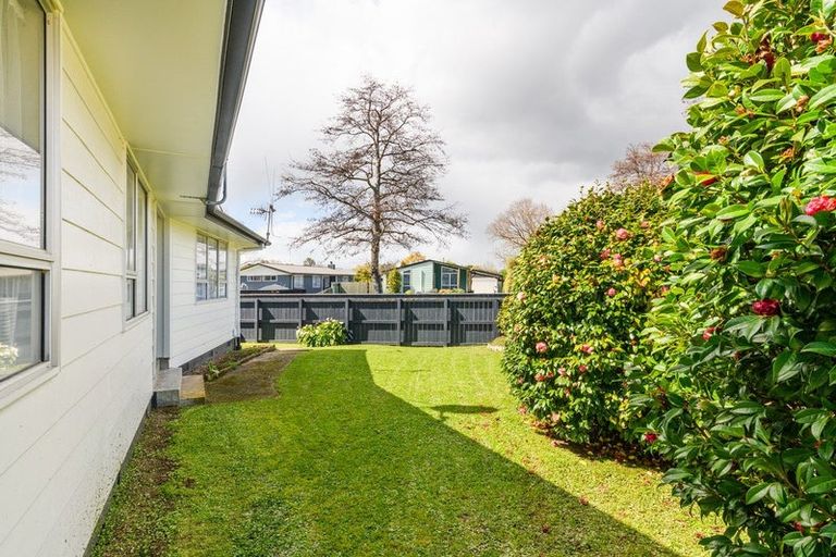 Photo of property in 92 Apollo Parade, Milson, Palmerston North, 4414