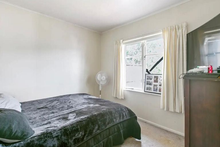 Photo of property in 15 Sterling Avenue, Manurewa East, Auckland, 2102