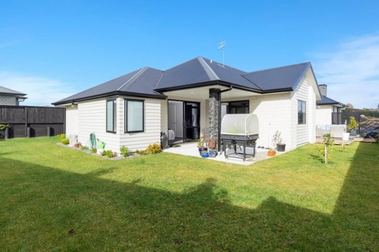 Photo of property in 23 Puhirake Crescent, Pyes Pa, Tauranga, 3112