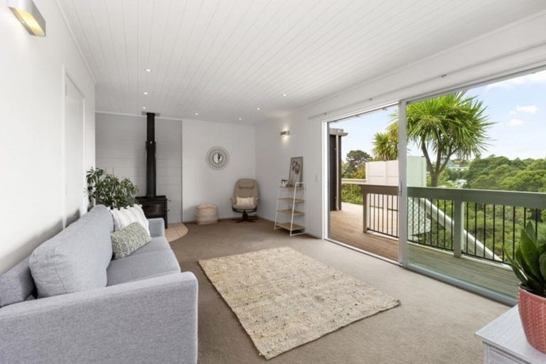 Photo of property in 24 Point Street, Raglan, 3225