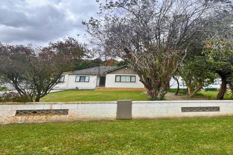 Photo of property in 107 Main Road, Wainuiomata, Lower Hutt, 5014