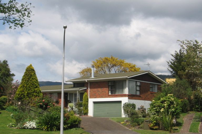 Photo of property in 31 Waitawa Place, Lynmore, Rotorua, 3010