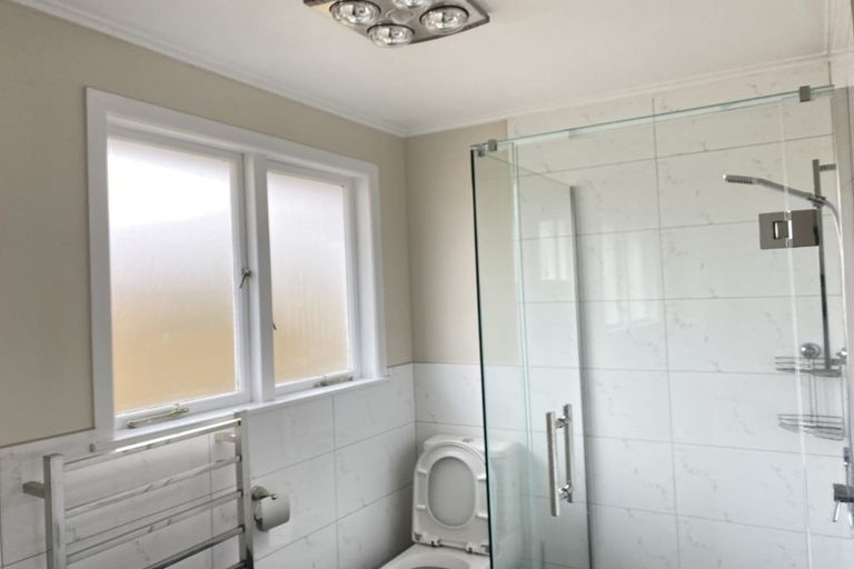 Photo of property in 9 Matama Road, Glen Eden, Auckland, 0602