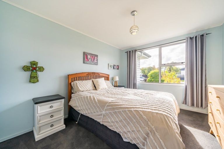 Photo of property in 3 Aniseed Grove, Timberlea, Upper Hutt, 5018