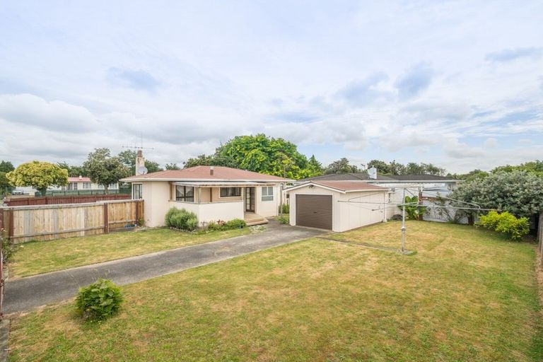 Photo of property in 1 Austin Place, Awapuni, Palmerston North, 4412