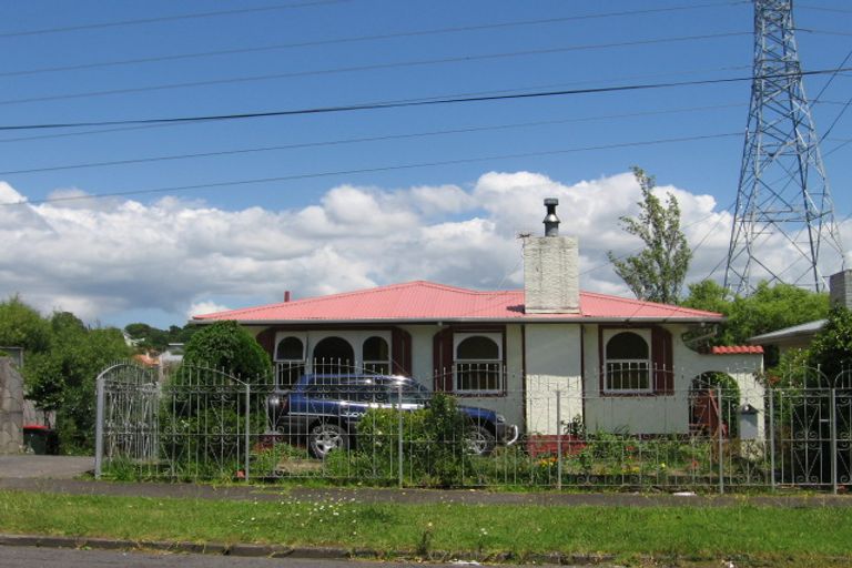 Photo of property in 9 Falkirk Street, Blockhouse Bay, Auckland, 0600