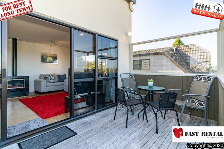 Photo of property in 1/211 Onewa Road, Birkenhead, Auckland, 0626