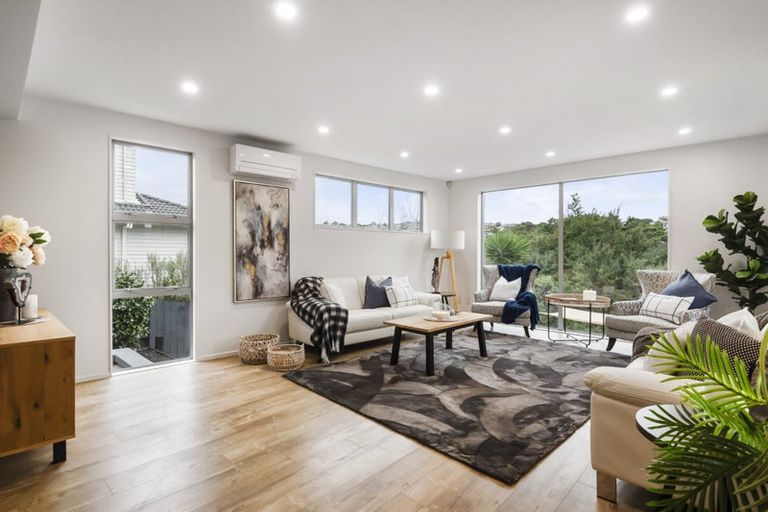 Photo of property in 14 Ilam Lane, Fairview Heights, Auckland, 0632