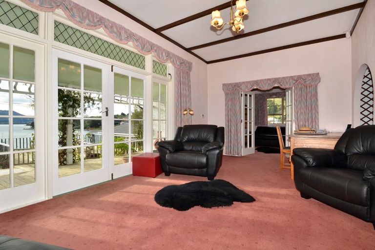 Photo of property in 41 Marine Parade, Macandrew Bay, Dunedin, 9014