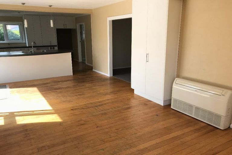 Photo of property in 38b Avonhead Road, Avonhead, Christchurch, 8042