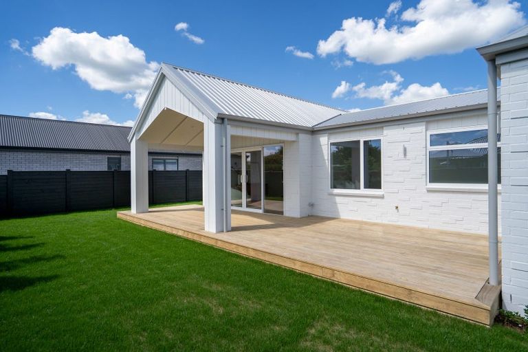 Photo of property in 11 Rose Leigh Drive, Cambridge, 3434