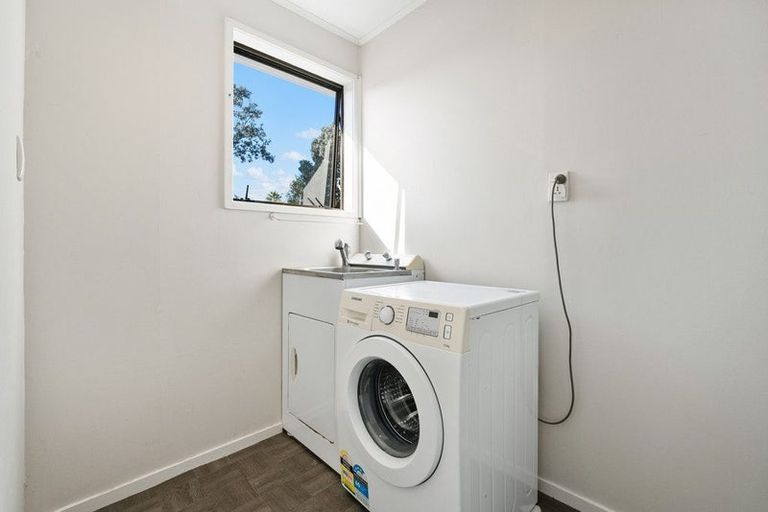 Photo of property in 10 Rena Place, West Harbour, Auckland, 0618