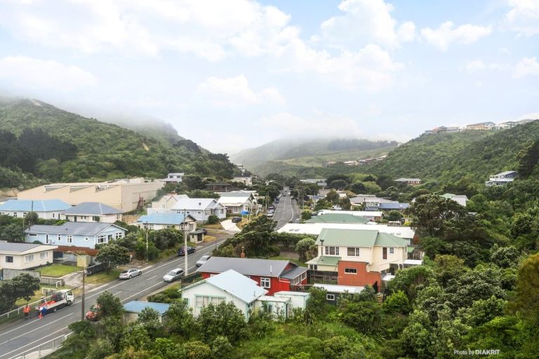 Photo of property in 3/6 Robertson Street, Owhiro Bay, Wellington, 6023