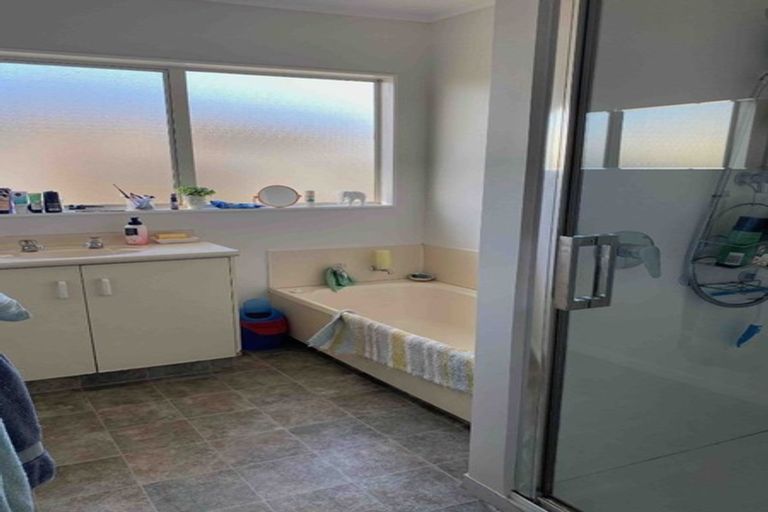 Photo of property in 6a Howard Road, Taradale, Napier, 4112