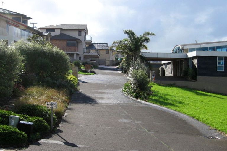 Photo of property in 10 Ashburn Close, Orewa, 0931