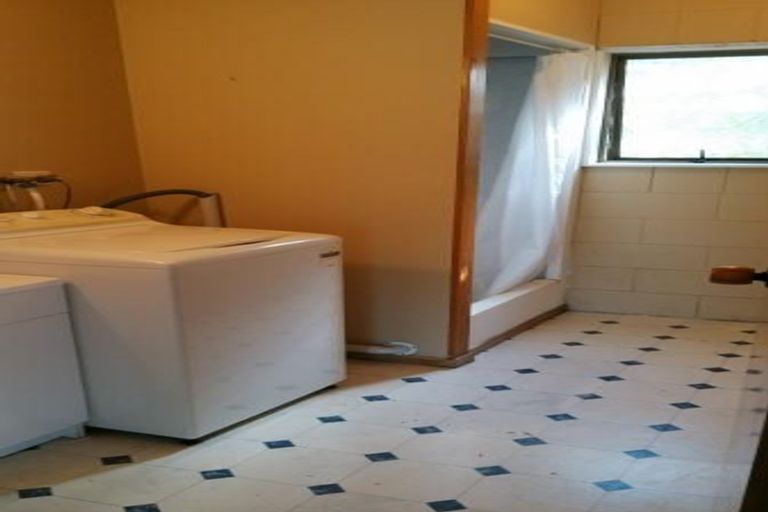 Photo of property in 74 Weatherly Road, Torbay, Auckland, 0630