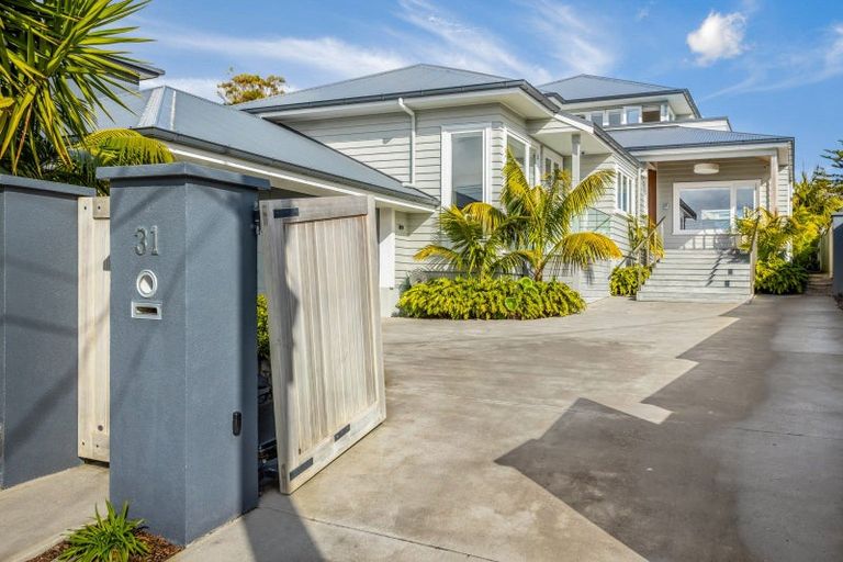 Photo of property in 31 Seacliffe Avenue, Belmont, Auckland, 0622