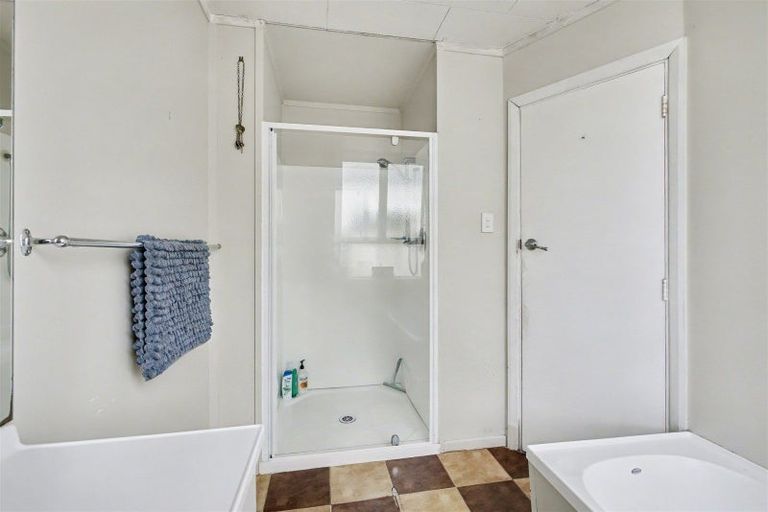 Photo of property in 136 Russell Street, Westport, 7825