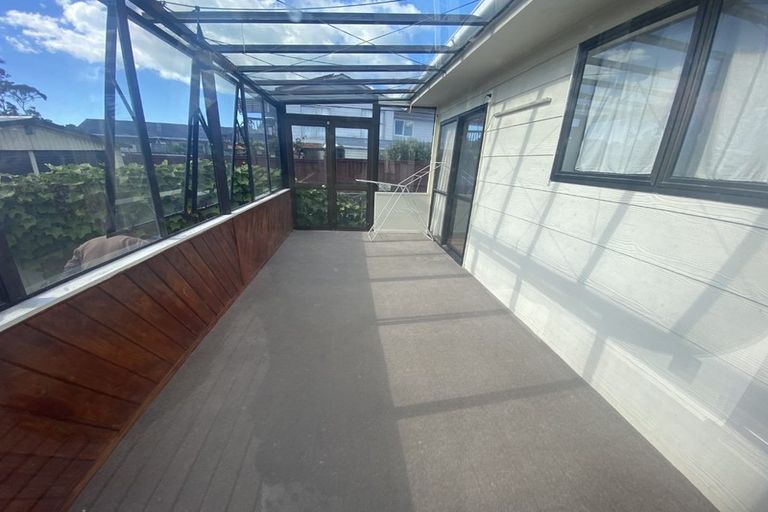 Photo of property in 1/9 Casuarina Road, Half Moon Bay, Auckland, 2012