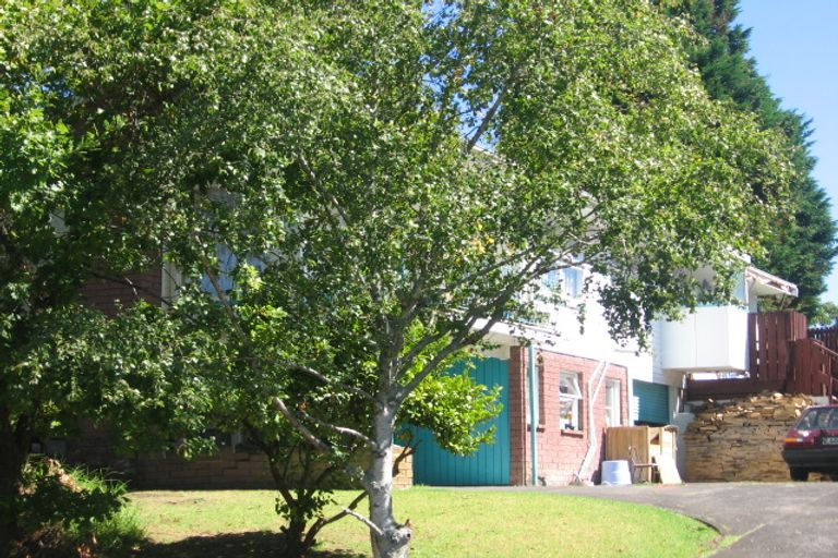 Photo of property in 9 Kelston Street, New Lynn, Auckland, 0600