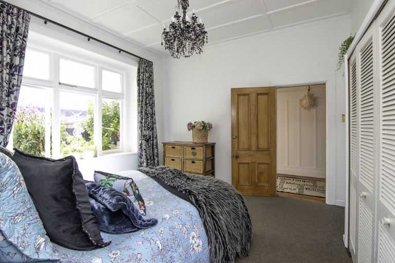 Photo of property in 320 Featherston Street, Palmerston North, 4410