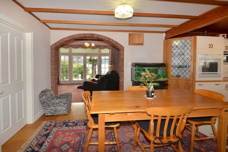 Photo of property in 41 Marine Parade, Macandrew Bay, Dunedin, 9014