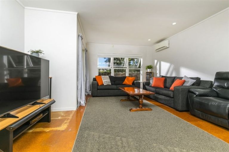 Photo of property in 84 Universal Drive, Henderson, Auckland, 0610