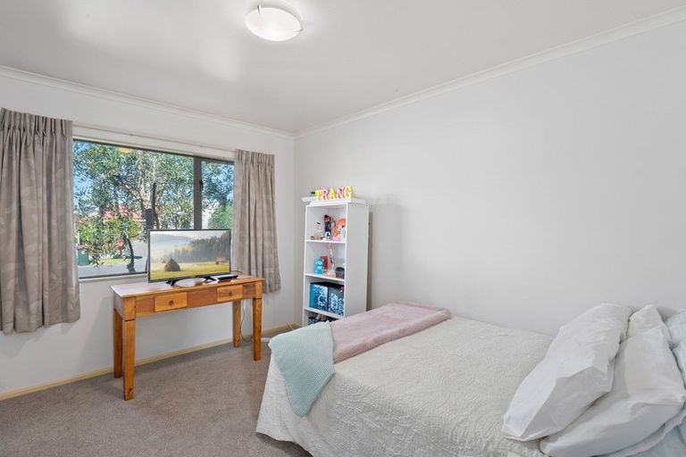 Photo of property in 7 Quadrant Heights, Paraparaumu, 5032