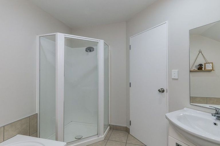 Photo of property in 2/25 Hollies Crescent, Johnsonville, Wellington, 6037