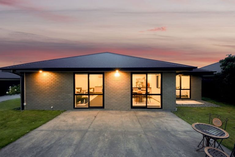 Photo of property in 20 Larne Place, Belfast, Christchurch, 8051