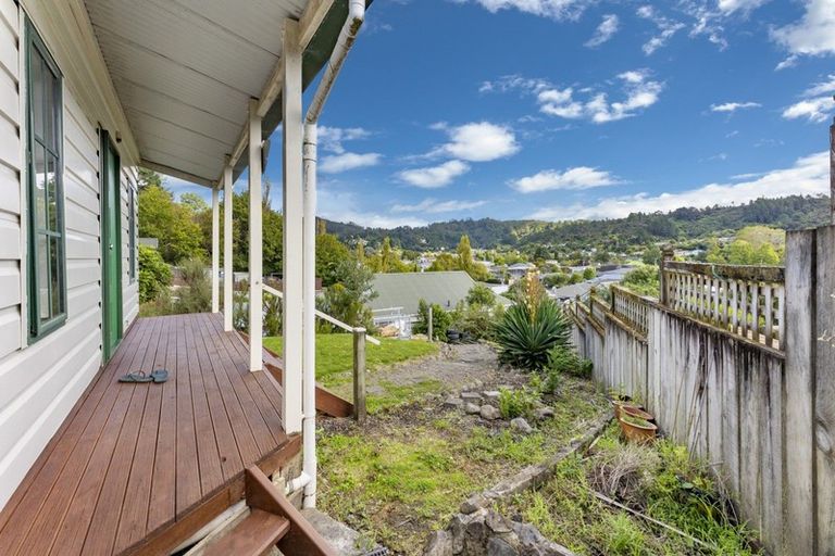 Photo of property in 2/9 Montgomery Street, Stokes Valley, Lower Hutt, 5019