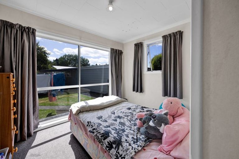 Photo of property in 4 Karaka Street, Merrilands, New Plymouth, 4312