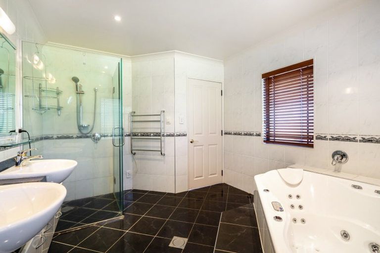 Photo of property in 156 Redoubt Road, Flat Bush, Auckland, 2019