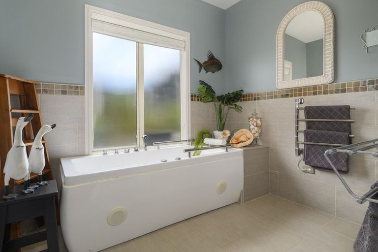 Photo of property in 15 Lynley Park Drive, Omokoroa, 3114