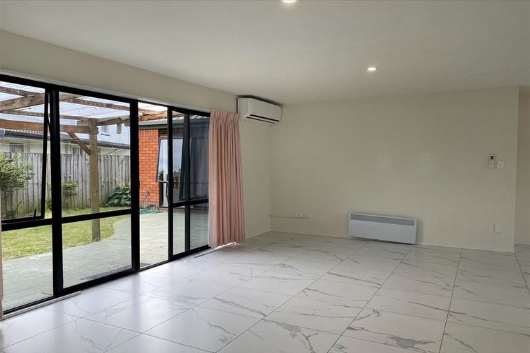 Photo of property in 2/4 Betwin Avenue, Sockburn, Christchurch, 8042