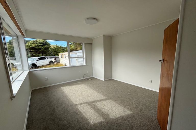 Photo of property in 135 Muri Road, Pukerua Bay, 5026