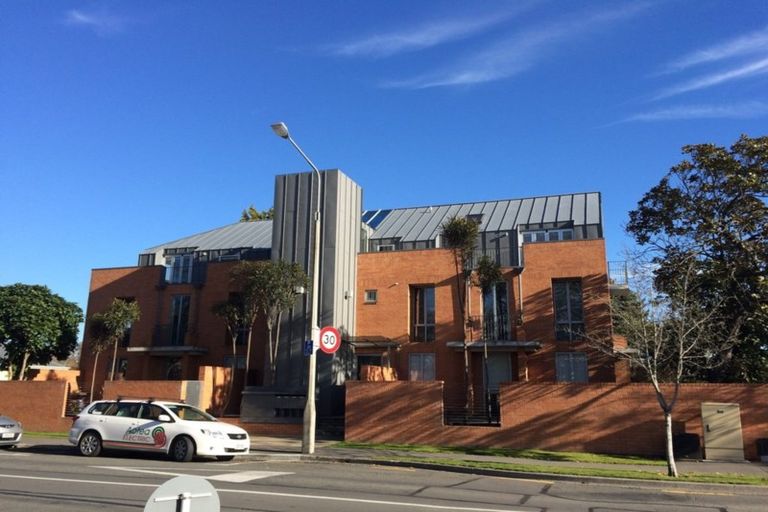 Photo of property in 33e Cranmer Square, Christchurch Central, Christchurch, 8013