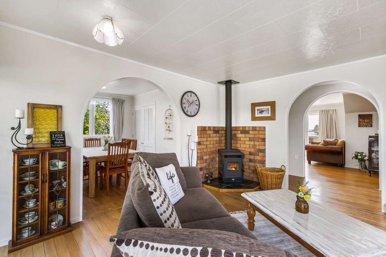 Photo of property in 30 Queen Street, Te Puke, 3119