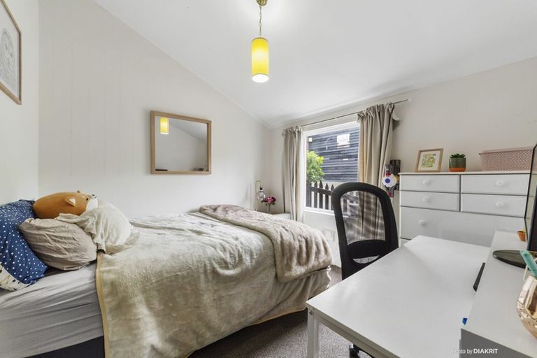 Photo of property in The Triangle, 5/33 Halswater Drive, Churton Park, Wellington, 6037