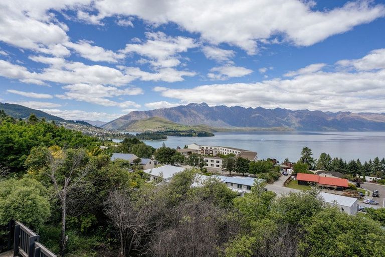 Photo of property in 3a Strawberry Lane, Fernhill, Queenstown, 9300