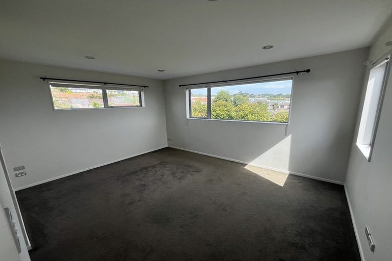 Photo of property in 65 Kirikiri Drive, Papakura, 2110