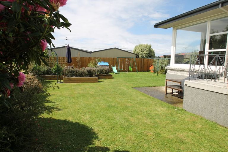 Photo of property in 12 Esk Place, Mosgiel, 9024