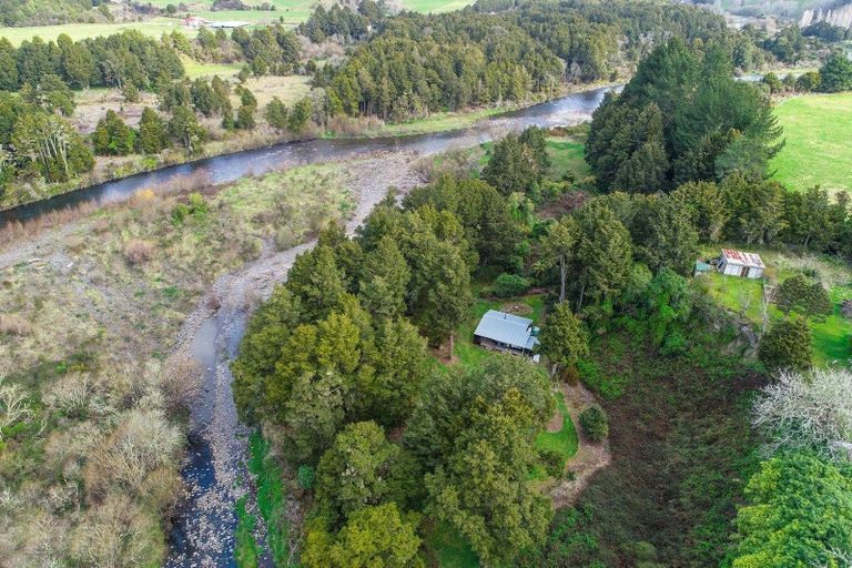 Photo of property in 205 Te Rena Road, Kakahi, 3989