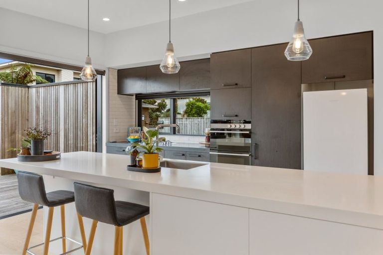 Photo of property in 1156a South Road, Oakura, 4314